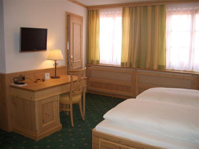 Gasthof & Hotel Jaegerwirt Aufhofen Ruang foto